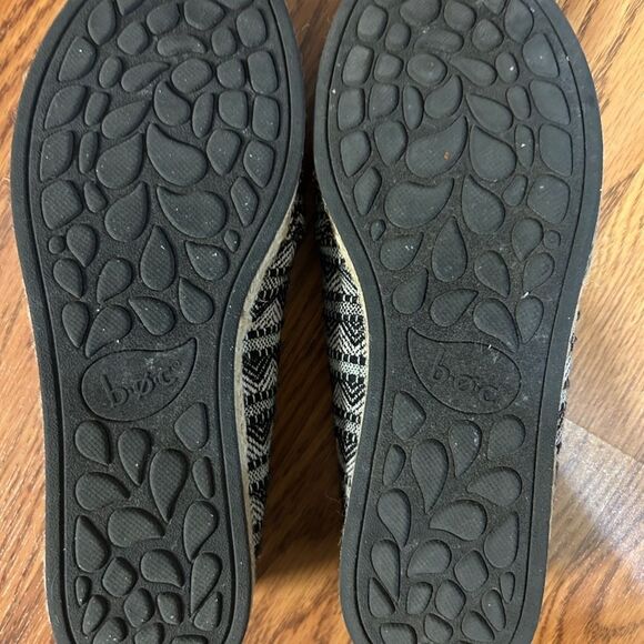 Black and White BOC Shoes‎ - Picture 2 of 2